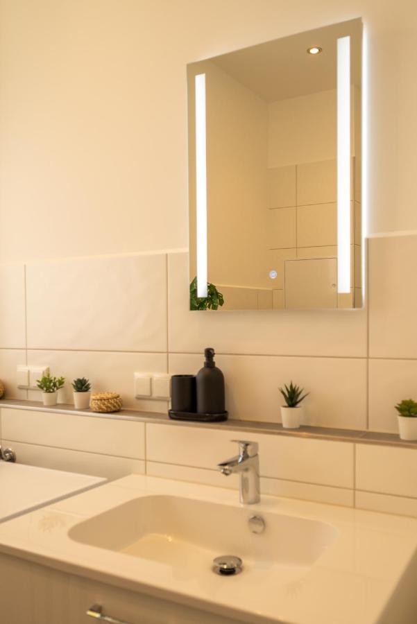 Maremar - Design Apartment - Luxus Boxspringbett - Zentral - Kueche - Arbeitsplatz - Highspeed Wlan Гера Экстерьер фото